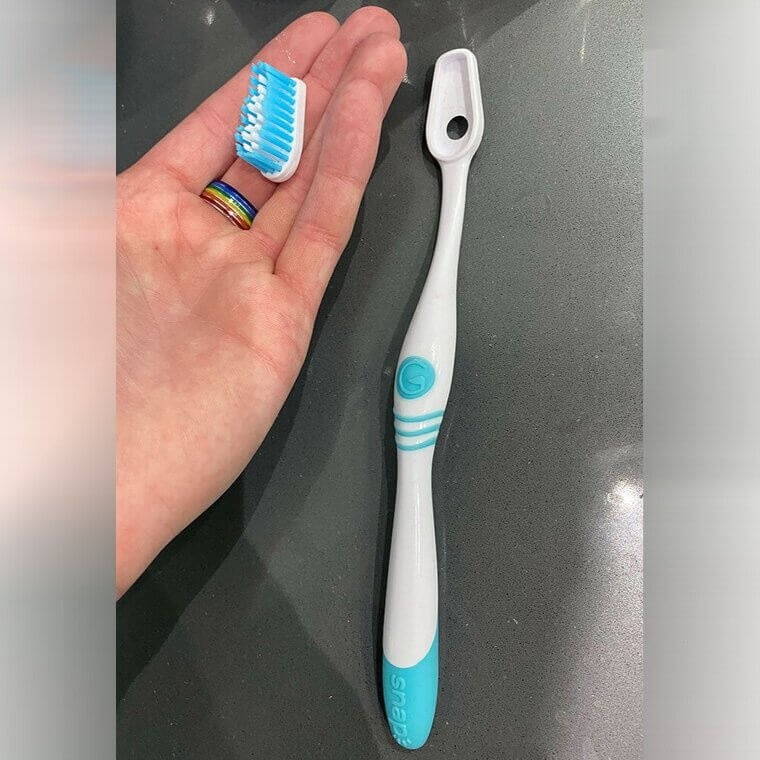The Toothbrush With Interchangeable Bristles Saves Both Money and Resources