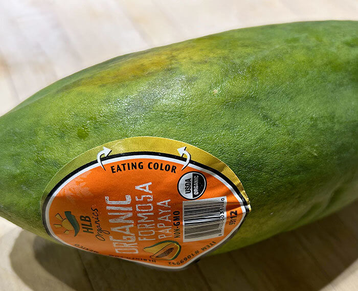 A Fruit Sticker That Tells You When It's Ripe Based on Its Color